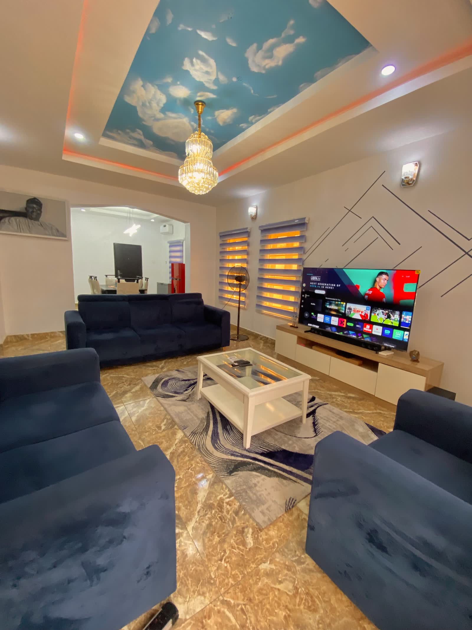 The full Mosglo house